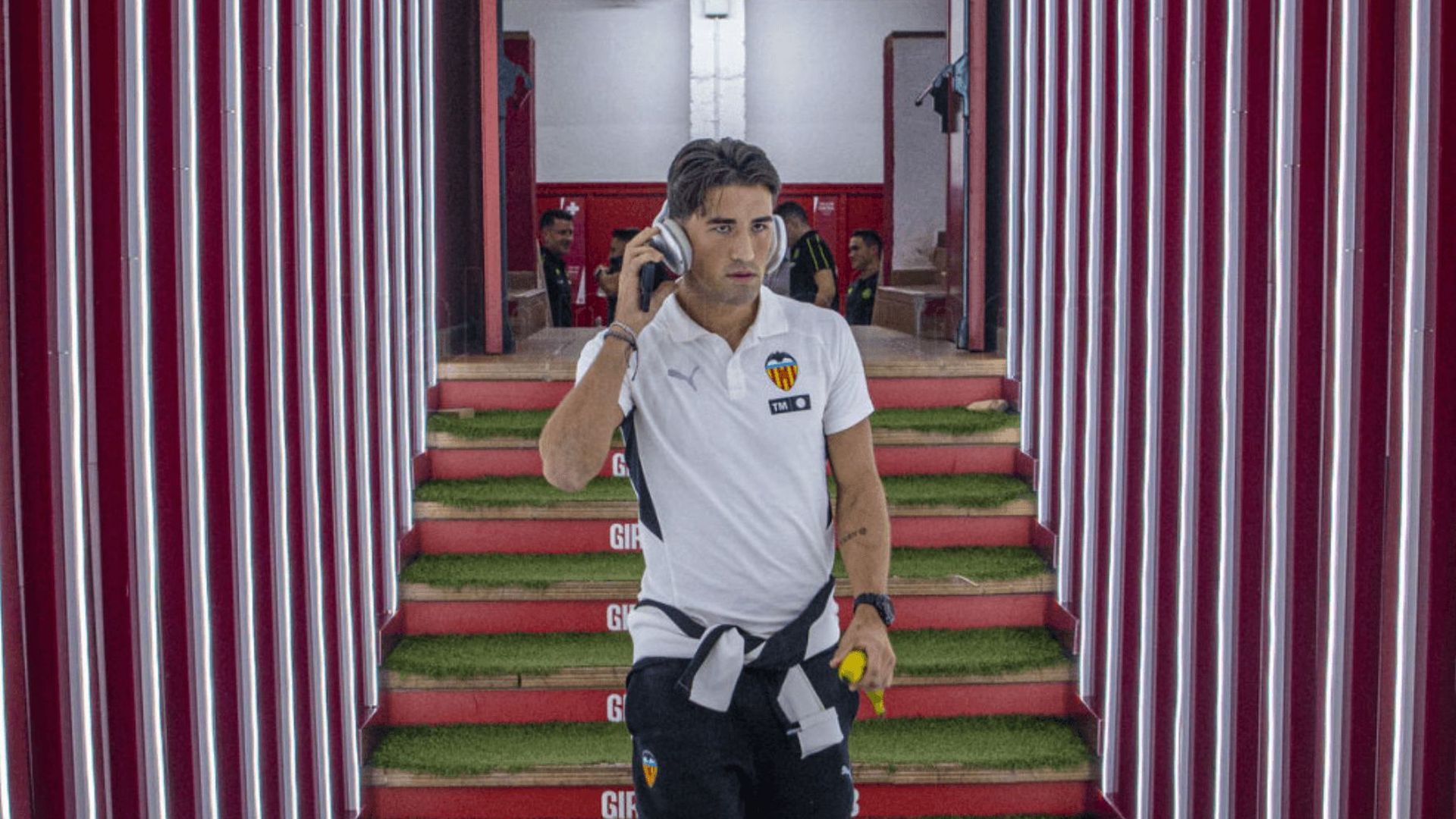 jesus_vazquez_sera_titular_por_gaya_foto_valencia_cf.png jesus_vazquez_sera_titular_por_gaya_foto_valencia_cf.png