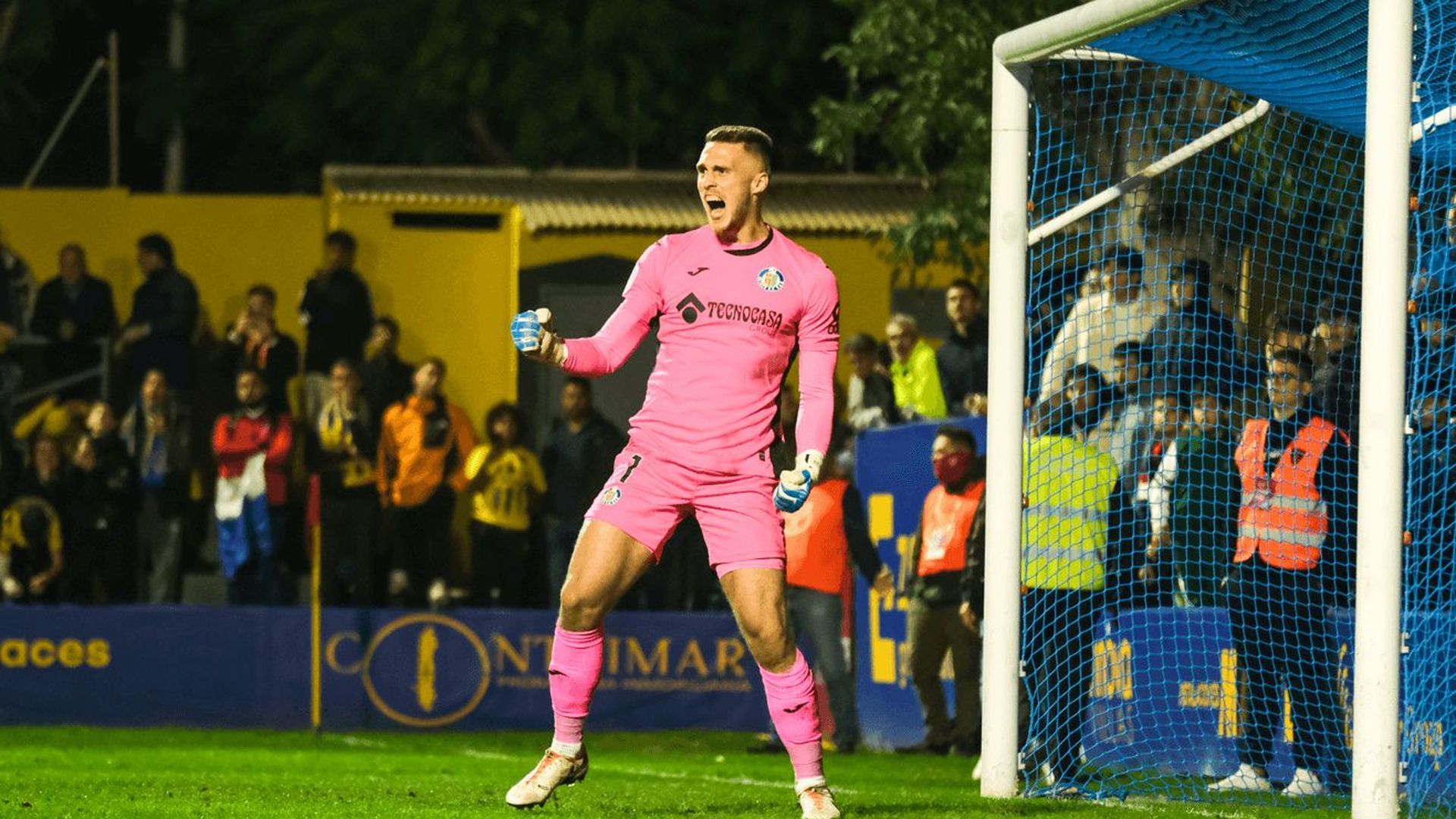 jiri_letacek_detiene_tres_penaltis_ante_el_orihuela_foto_efe_001.png jiri_letacek_detiene_tres_penaltis_ante_el_orihuela_foto_efe_001.png