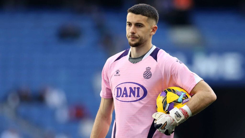 El Barça no podrá inscribir a Joan García en LALIGA hasta que libere masa salarial