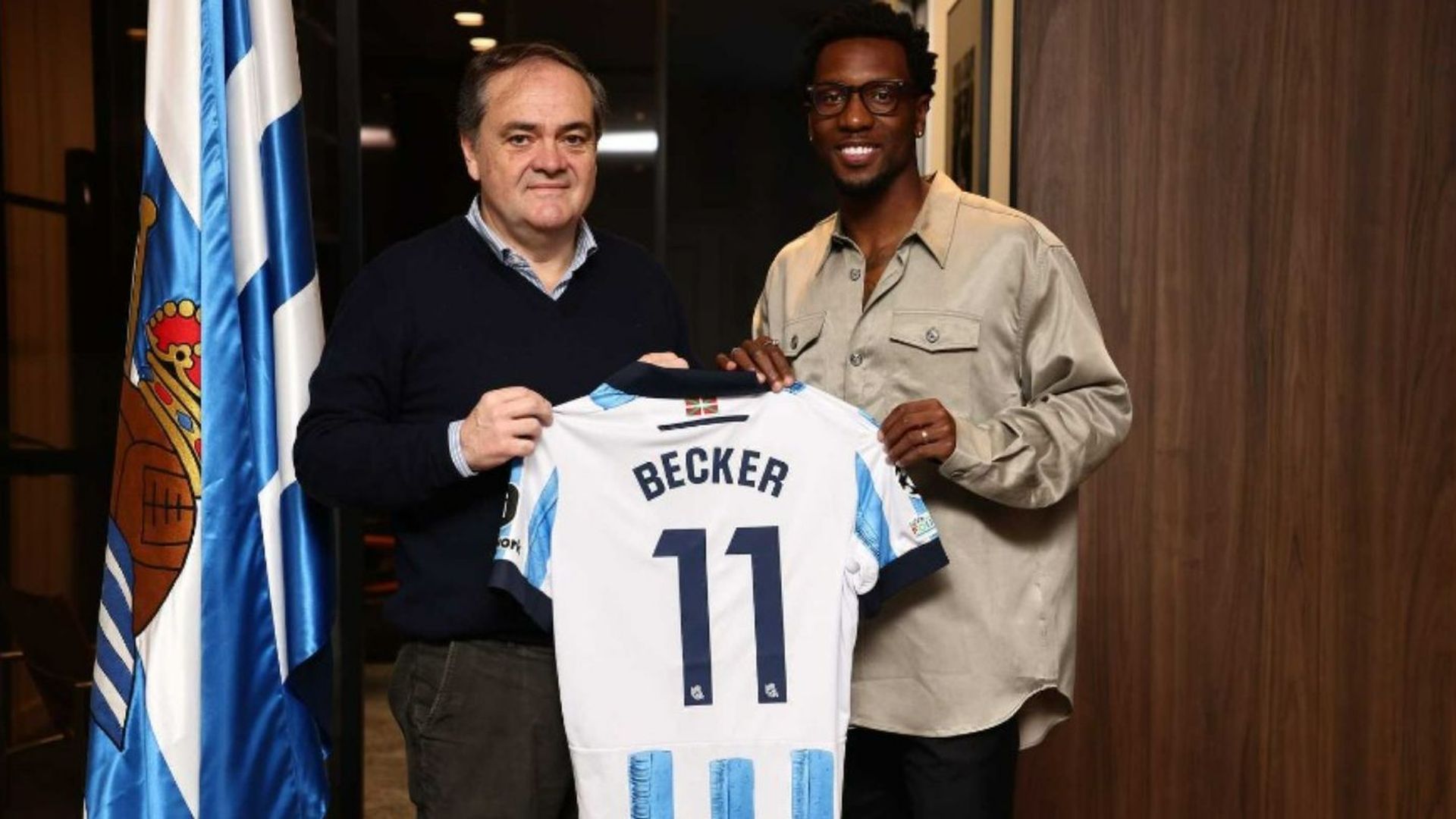 jokin_aperribay_junto_a_sheraldo_becker_foto_real_sociedad_001.png