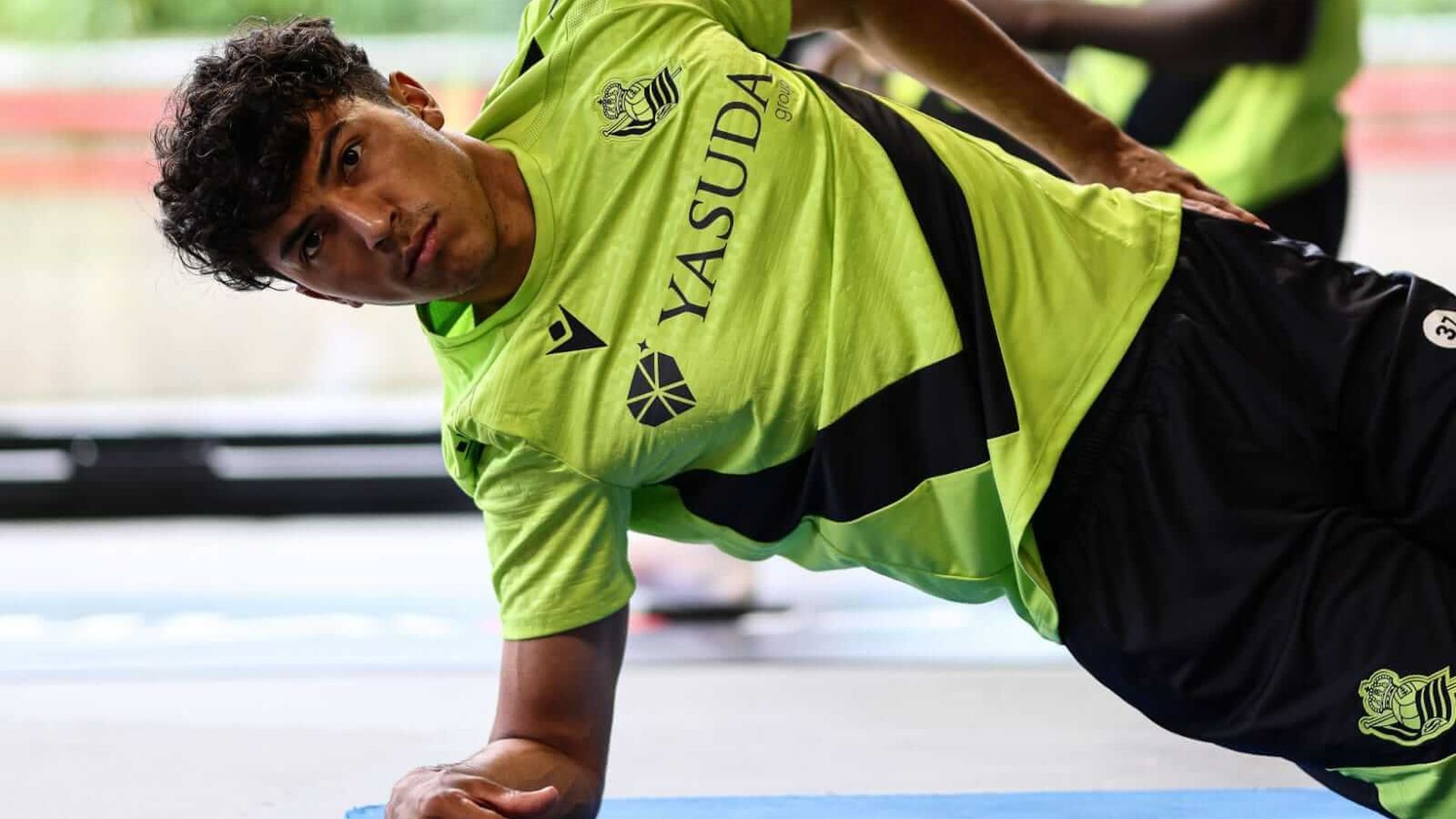 jonathan_gomez_en_un_entrenamiento_en_zubieta_foto_real_sociedad.jpeg jonathan_gomez_en_un_entrenamiento_en_zubieta_foto_real_sociedad.jpeg