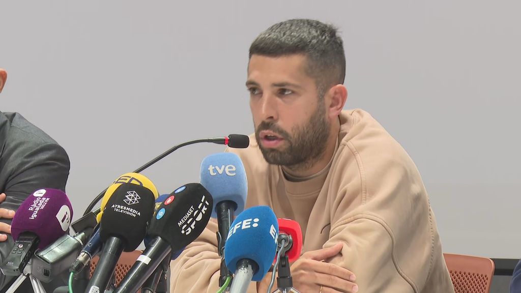 (Mediaset) Jordi Alba, sobre su decisión de dejar el Barça: "Quería quedarme en el club, pero lo mejor era dar un paso a un lado"