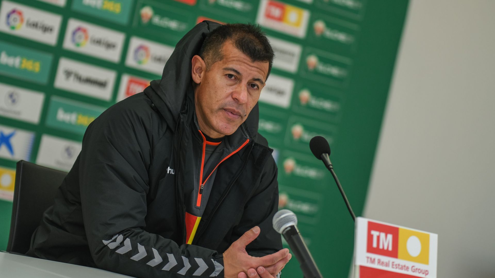 jorge_almiron_tecnico_del_elche_en_sala_de_prensa_foto_ecf_001.jpg