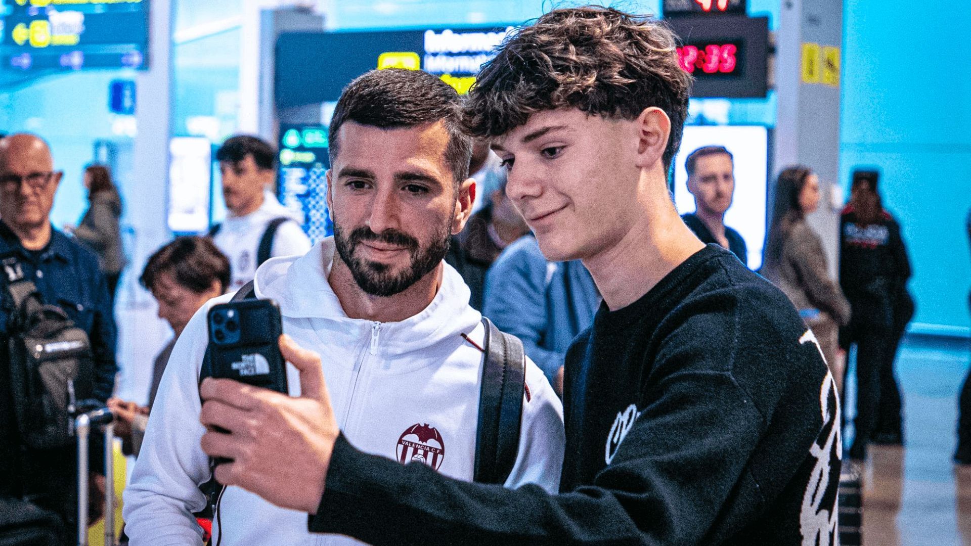 jose_gaya_en_la_convocatoria_del_valencia_cf_001.png jose_gaya_en_la_convocatoria_del_valencia_cf_001.png