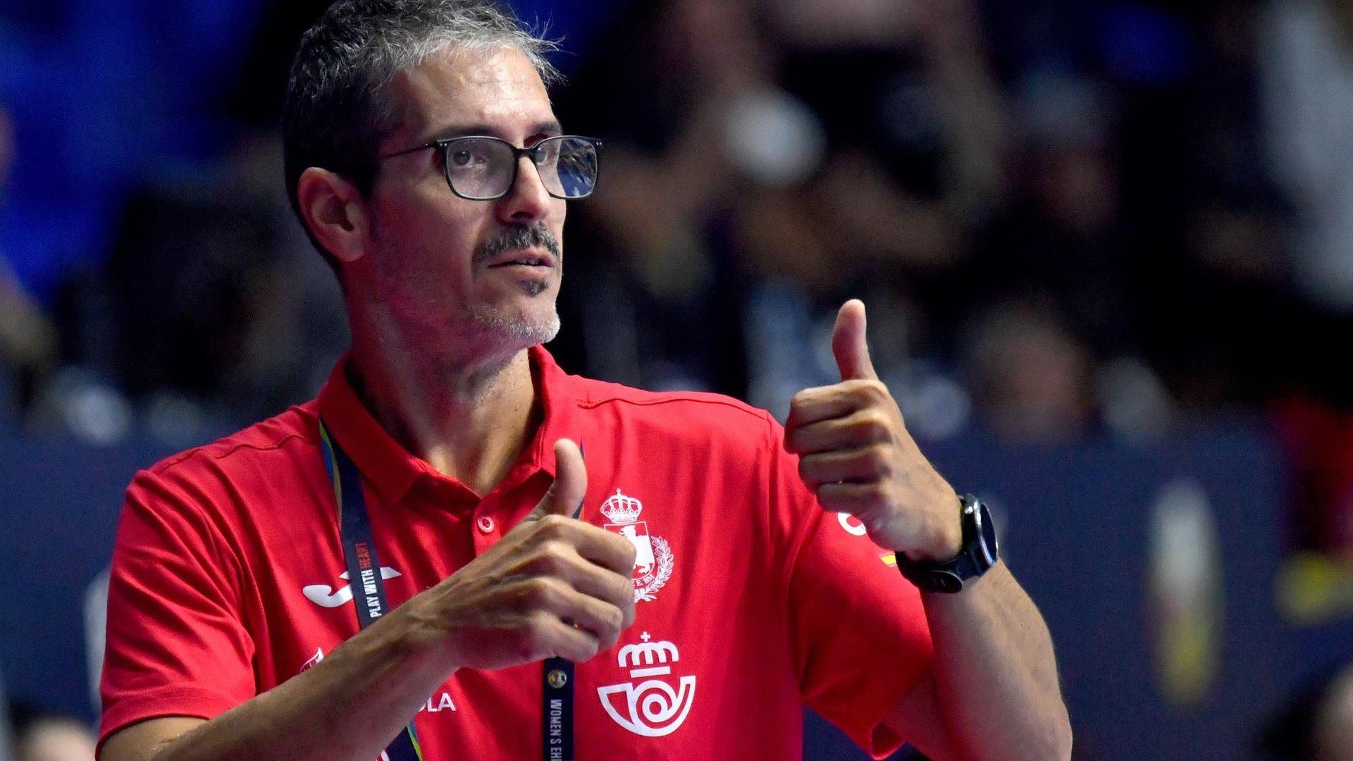 jose_ignacio_prades_da_indicaciones_a_sus_jugadores_001.jpg jose_ignacio_prades_da_indicaciones_a_sus_jugadores_001.jpg