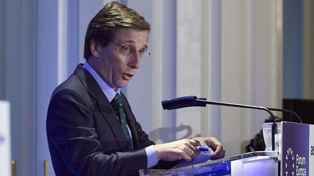 Martínez-Almeida carga contra el dispositivo policial en La Vuelta: "Estoy seguro de que la instrucción fue 'No hagáis demasiado'"