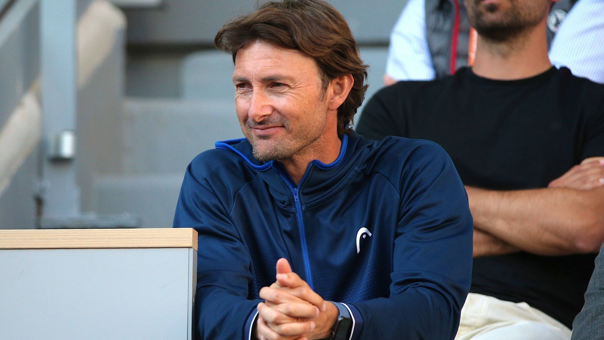 juan_carlos_ferrero_en_grada_en_un_partido_de_roland_garros_001.jpg juan_carlos_ferrero_en_grada_en_un_partido_de_roland_garros_001.jpg