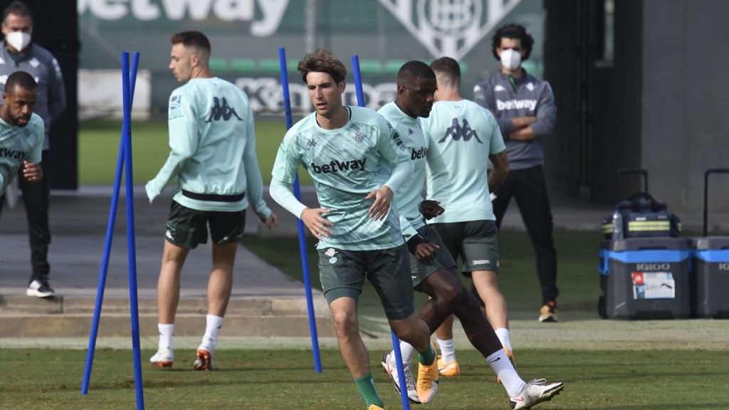 Entrevista ElDesmarque a Juan Miranda, futbolista del Betis: la actualidad verdiblanca y la referencia de Joaquín en el vestuario