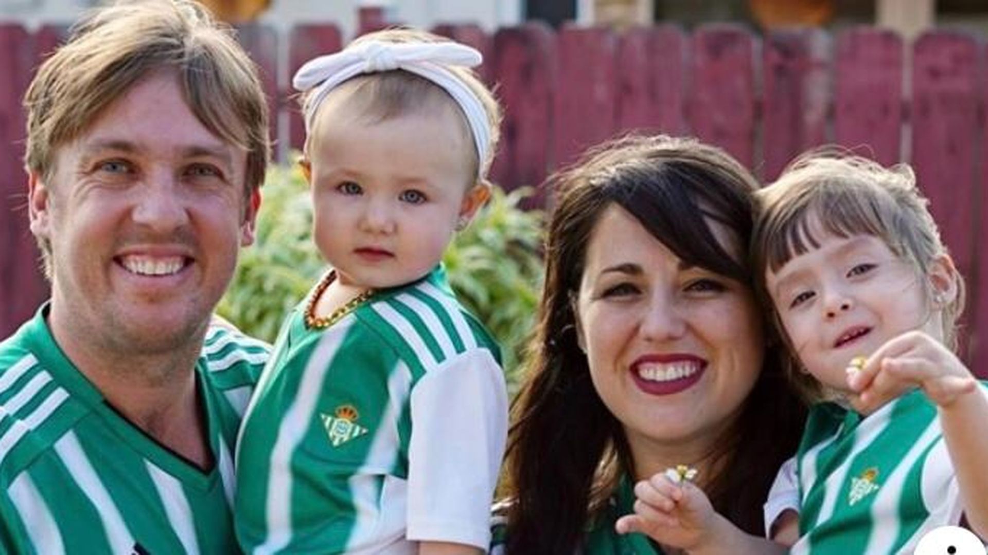 juanma_su_mujer_y_sus_hijas_001.jpeg