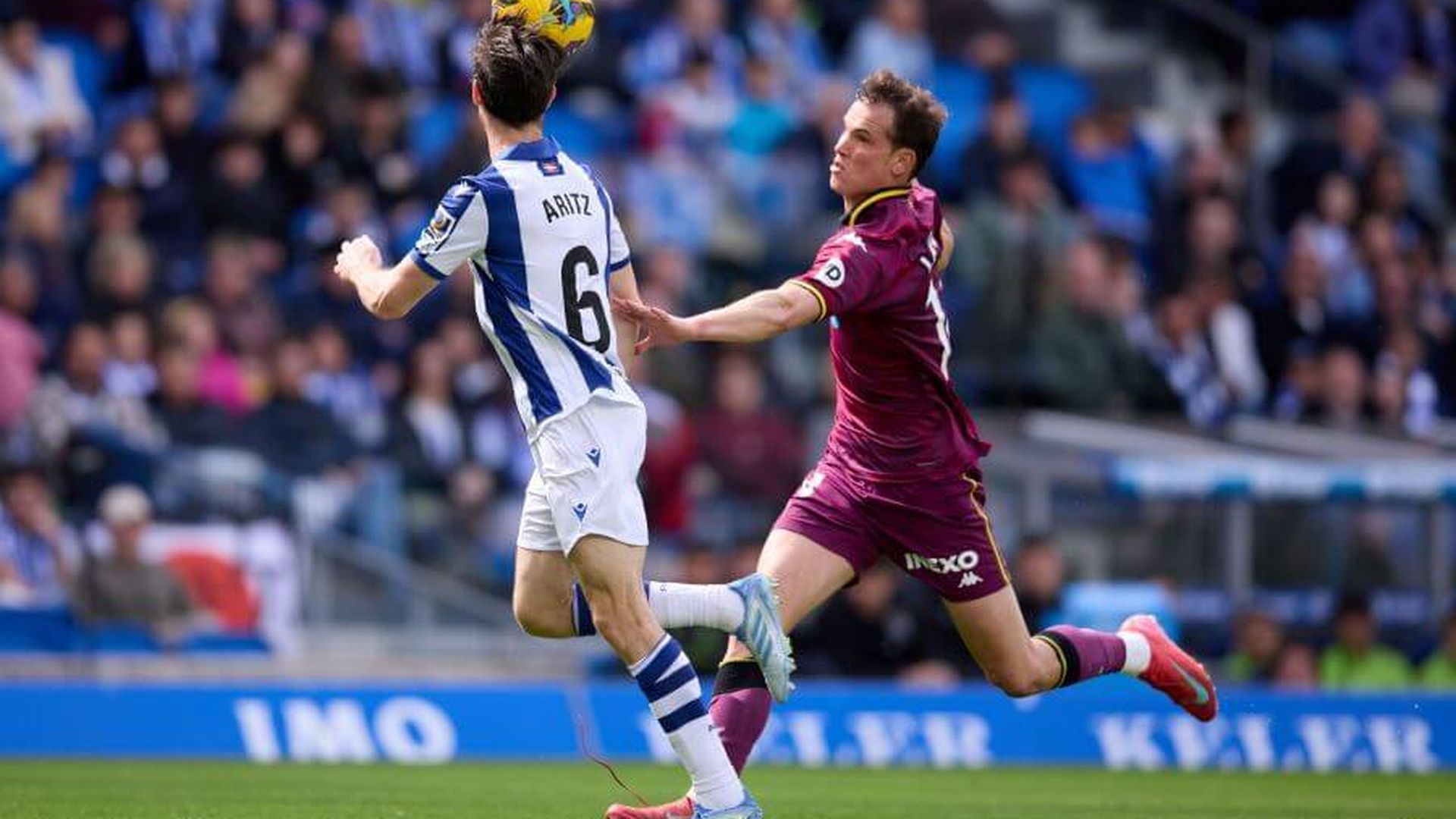 juanmi_latasa_pugna_un_balon_contra_aritz_elustondo_001.jpeg juanmi_latasa_pugna_un_balon_contra_aritz_elustondo_001.jpeg