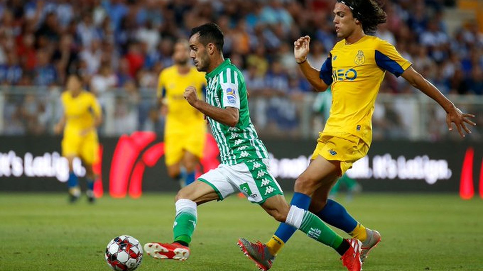 juanmi_se_estreno_como_goleador_foto_real_betis_001.jpg