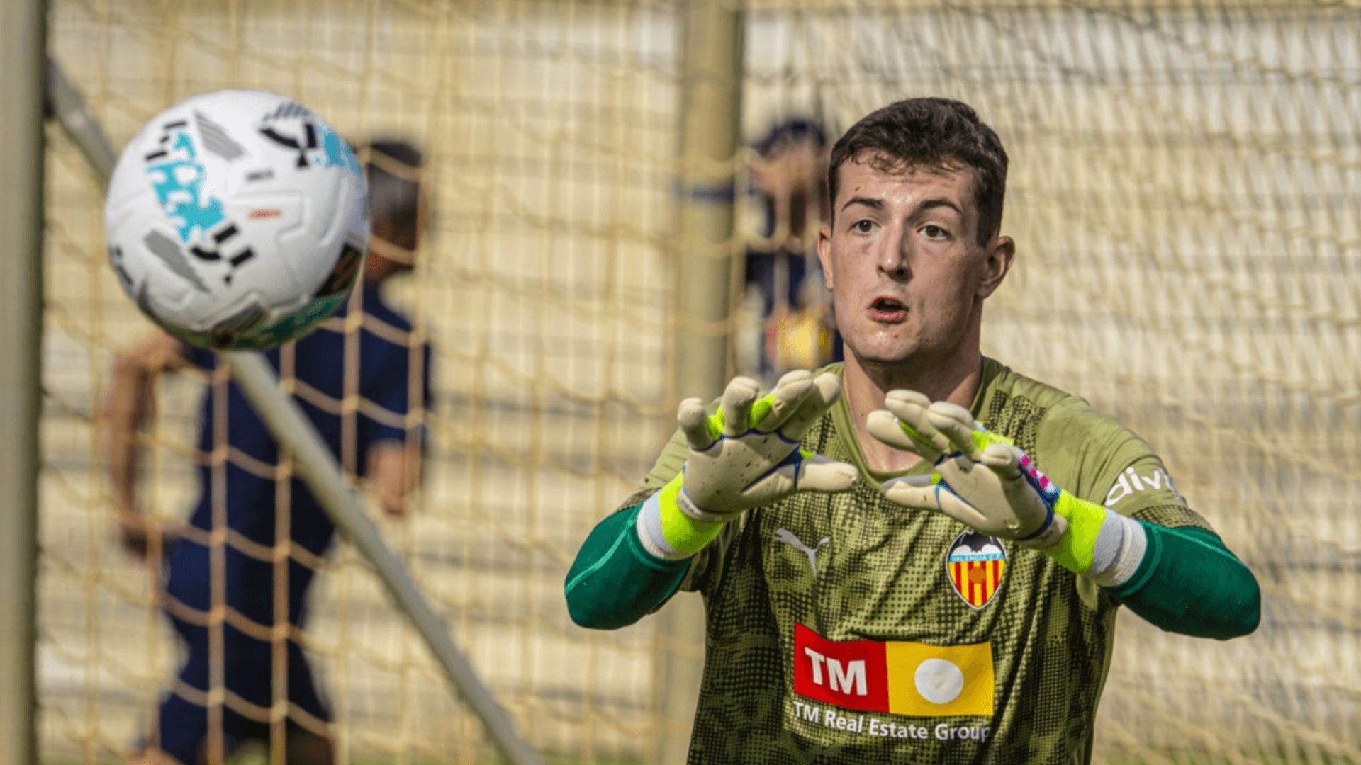 julen_agirrezabala_foto_valencia_cf_001.png julen_agirrezabala_foto_valencia_cf_001.png