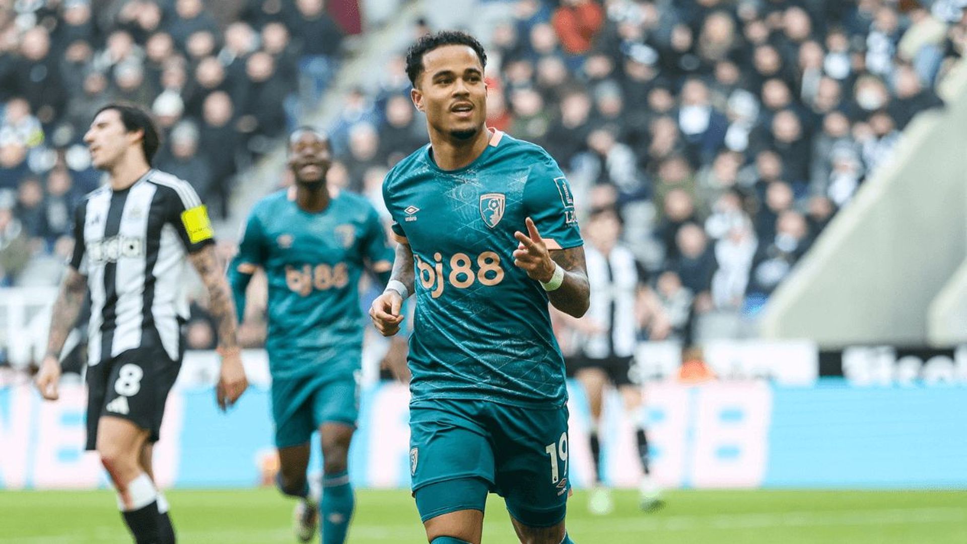 justin_kluivert_celebra_un_gol_con_el_bournemouth_foto_afcb_001.png justin_kluivert_celebra_un_gol_con_el_bournemouth_foto_afcb_001.png