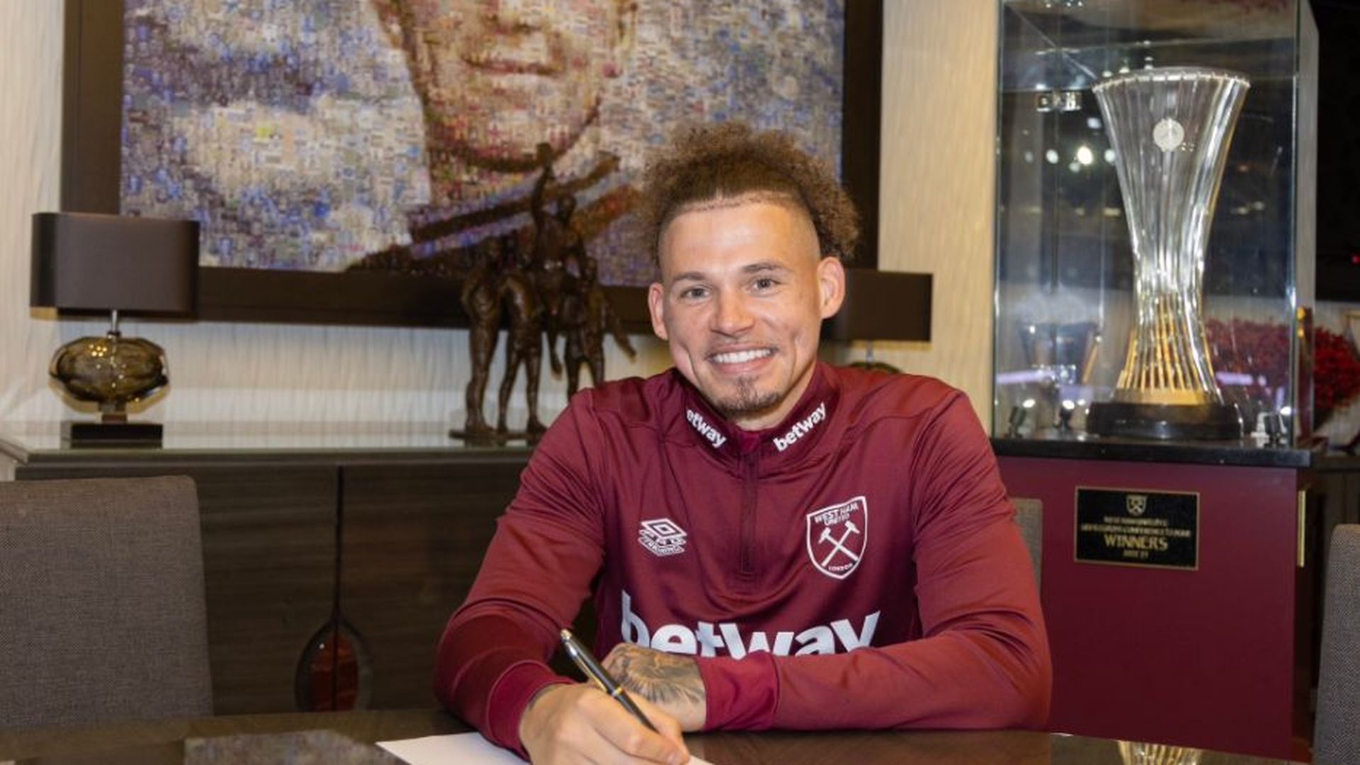 kalvin_phillips_firma_con_el_west_ham_001.png