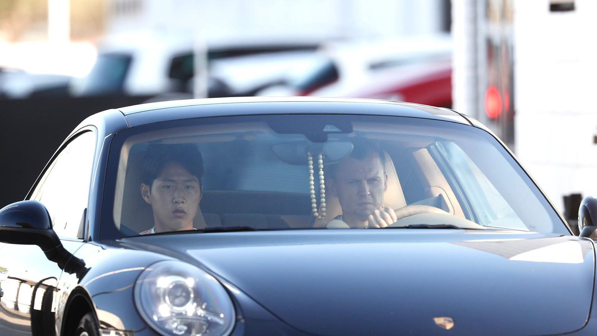 kangin_sale_de_paterna_esta_manana_con_cheryshev_foto_david_gonzalez.jpeg