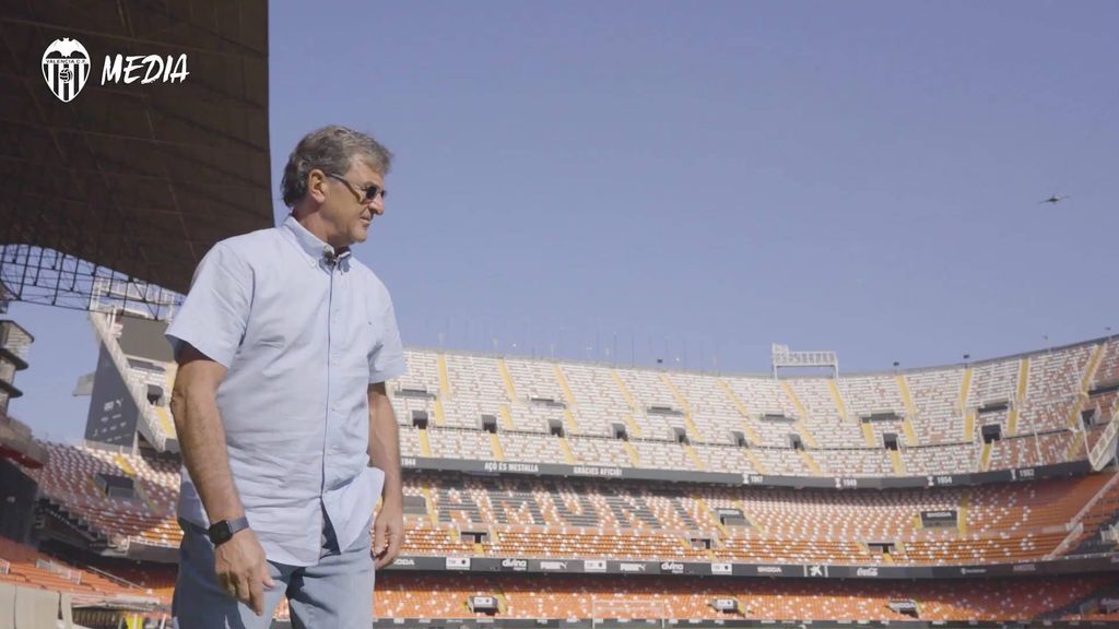 Kempes vuelve a Mestalla y recuerda su etapa en el Valencia CF