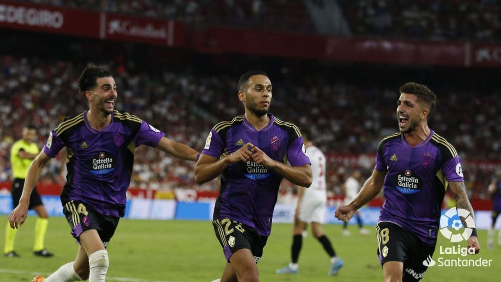 kike_perez_anuar_y_monchu_celebran_el_gol_en_el_sanchez_pizjuan.jpeg kike_perez_anuar_y_monchu_celebran_el_gol_en_el_sanchez_pizjuan.jpeg