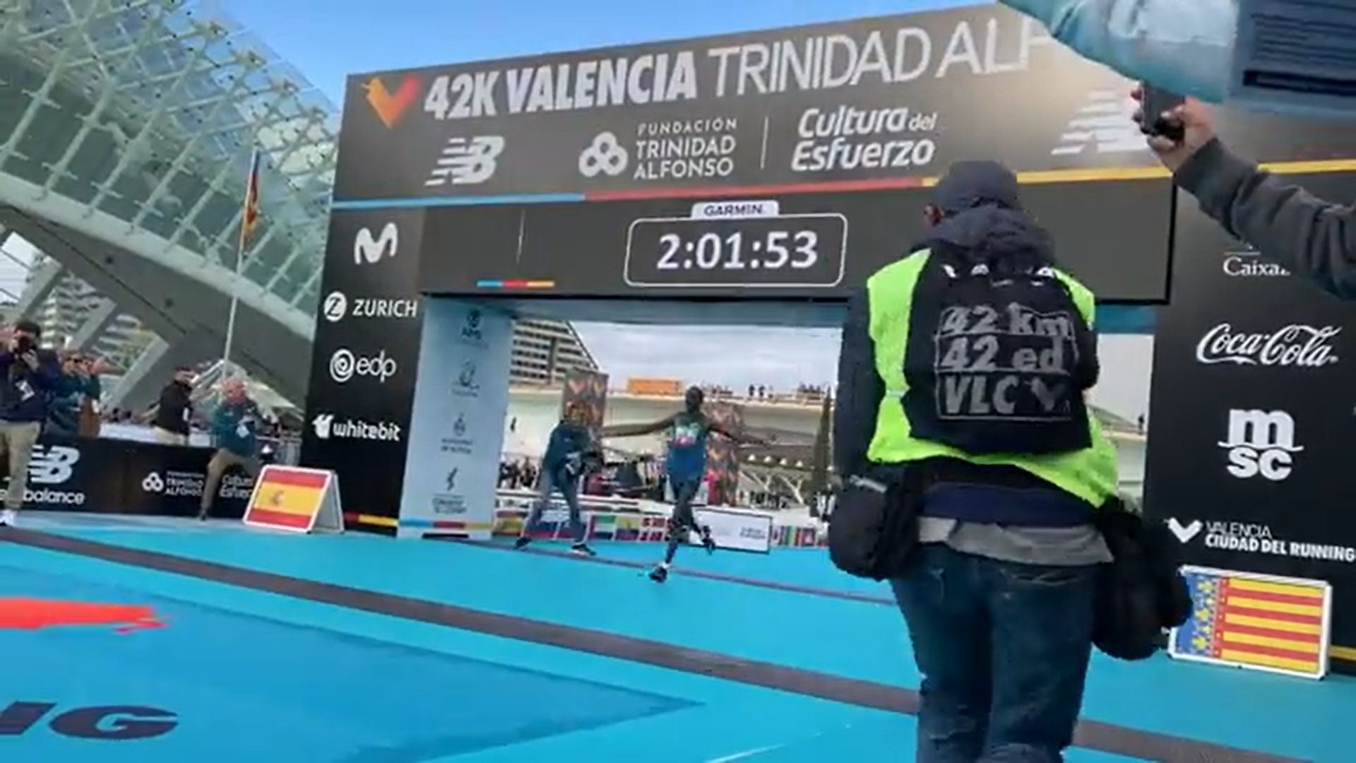 kiptum_bate_el_record_del_maraton_valencia.jpg kiptum_bate_el_record_del_maraton_valencia.jpg