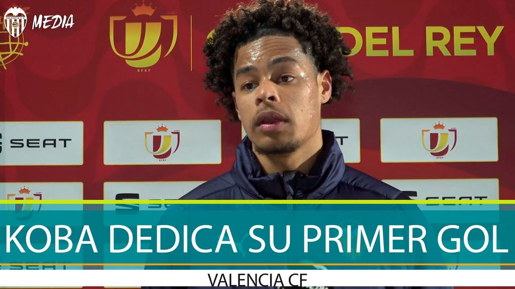 Koba dedica su primer gol con el Valencia