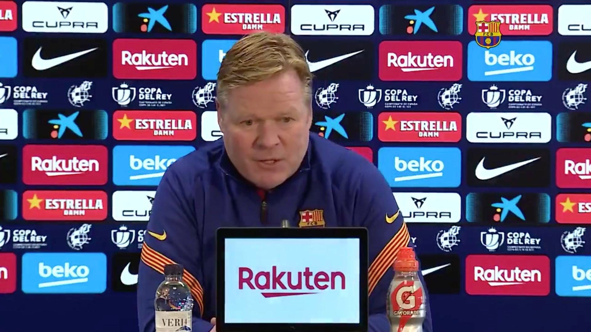 koeman_en_rueda_de_prensa.png