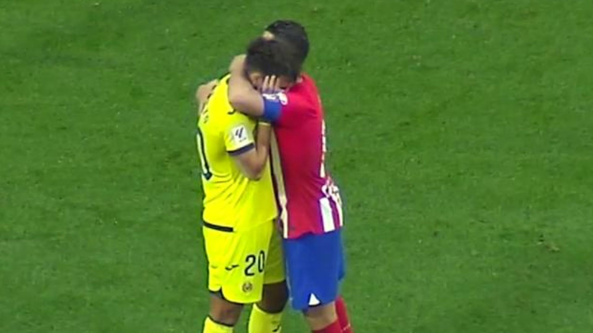koke_consolando_a_ramon_terrats.jpg