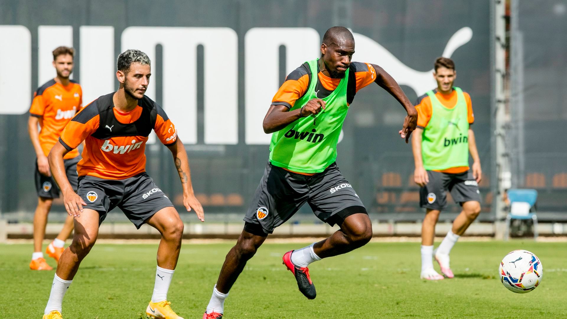 kondogbia_foto_valencia_cf.jpg
