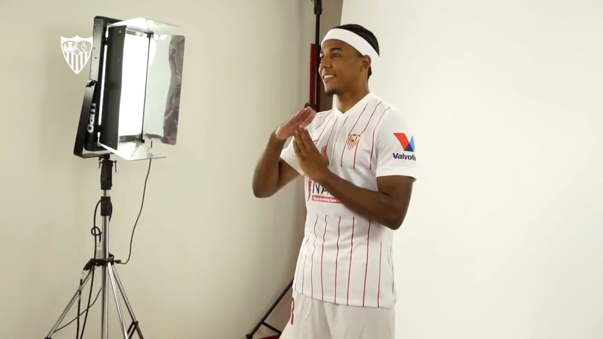 kounde_durante_la_sesion_de_fotos_de_laliga.png kounde_durante_la_sesion_de_fotos_de_laliga.png