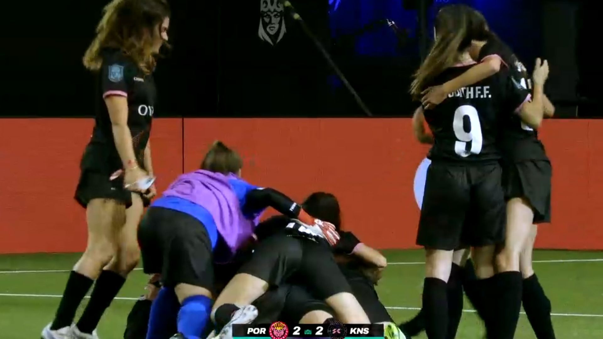 kunitas_celebra_la_primera_victoria_en_la_queens_league.jpg kunitas_celebra_la_primera_victoria_en_la_queens_league.jpg