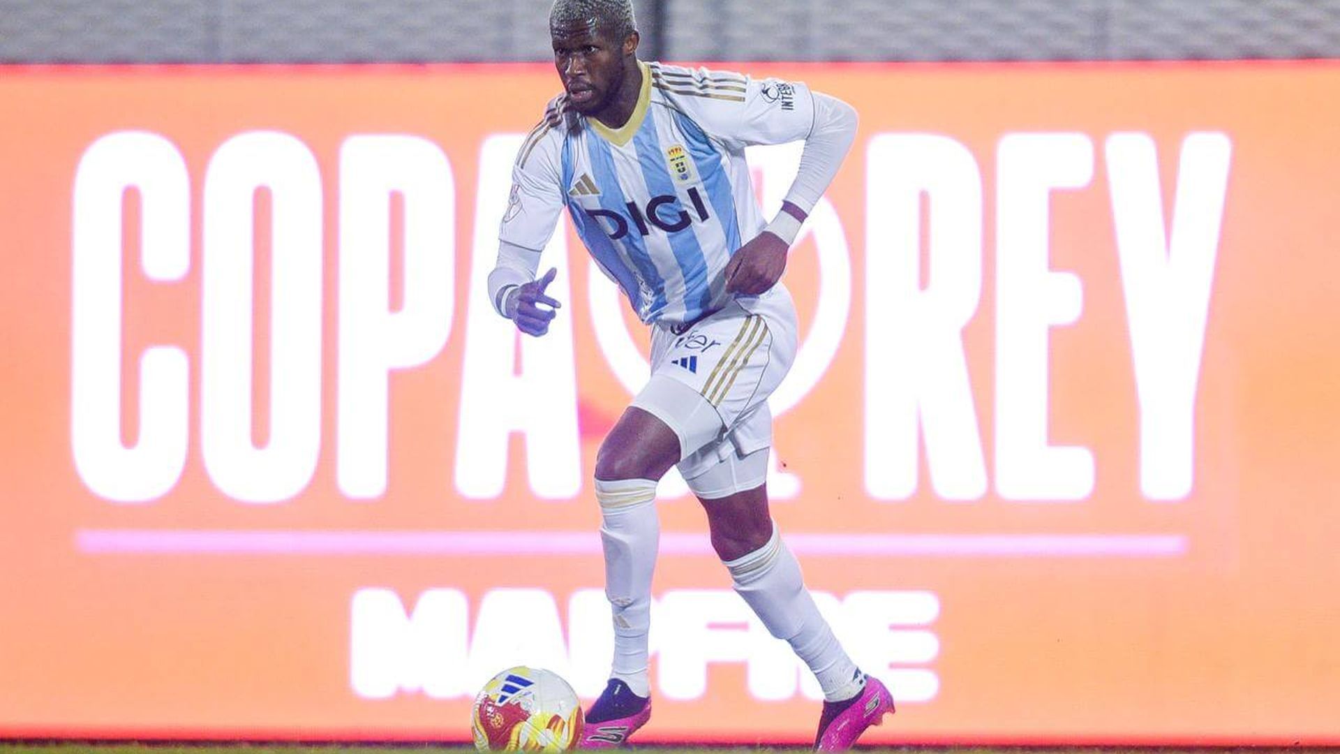 kwasi_sibo_durante_el_ourense___real_oviedo_foto_real_oviedo_001.jpg kwasi_sibo_durante_el_ourense___real_oviedo_foto_real_oviedo_001.jpg