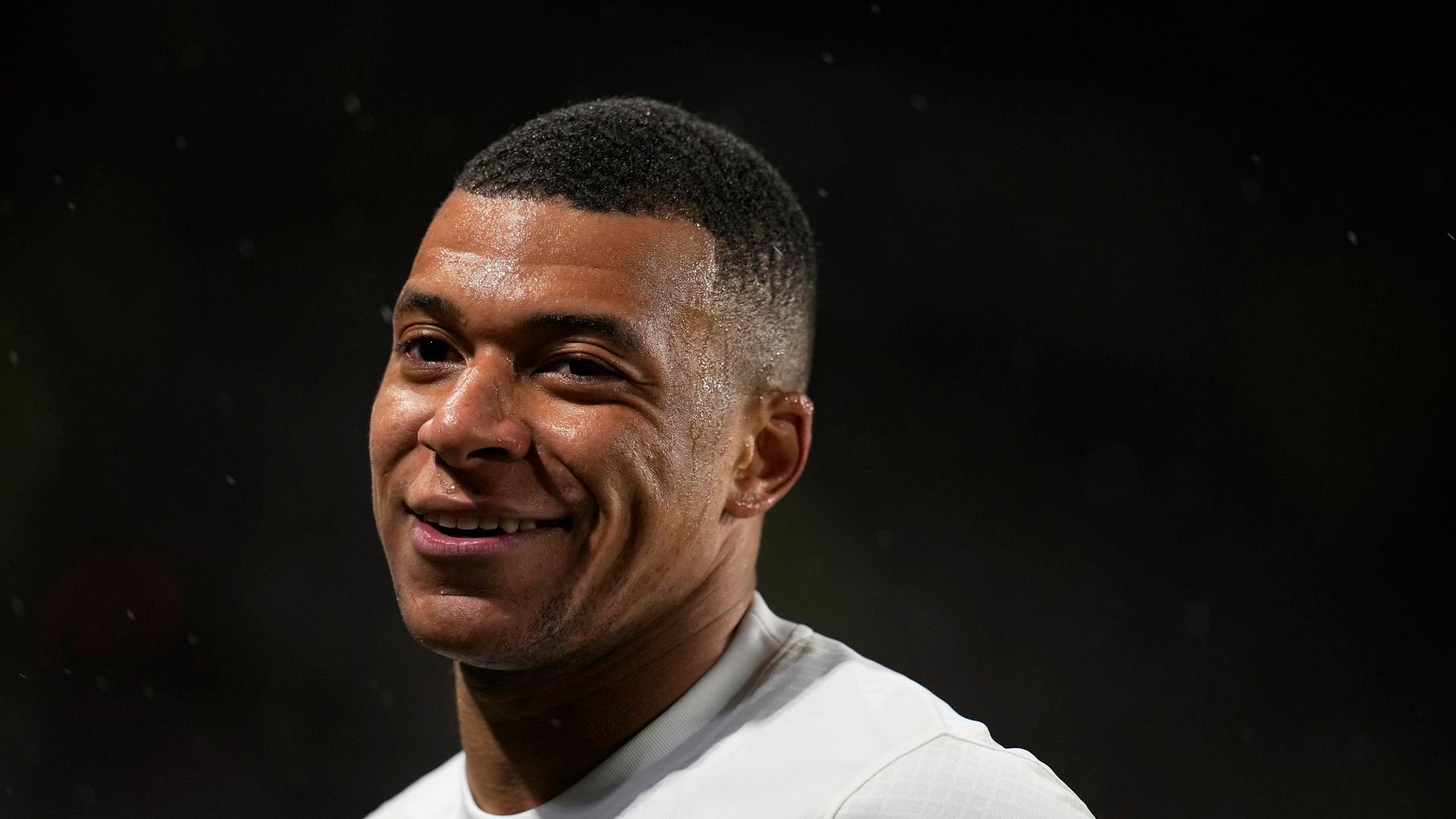 kylian_mbappe_001.jpeg kylian_mbappe_001.jpeg