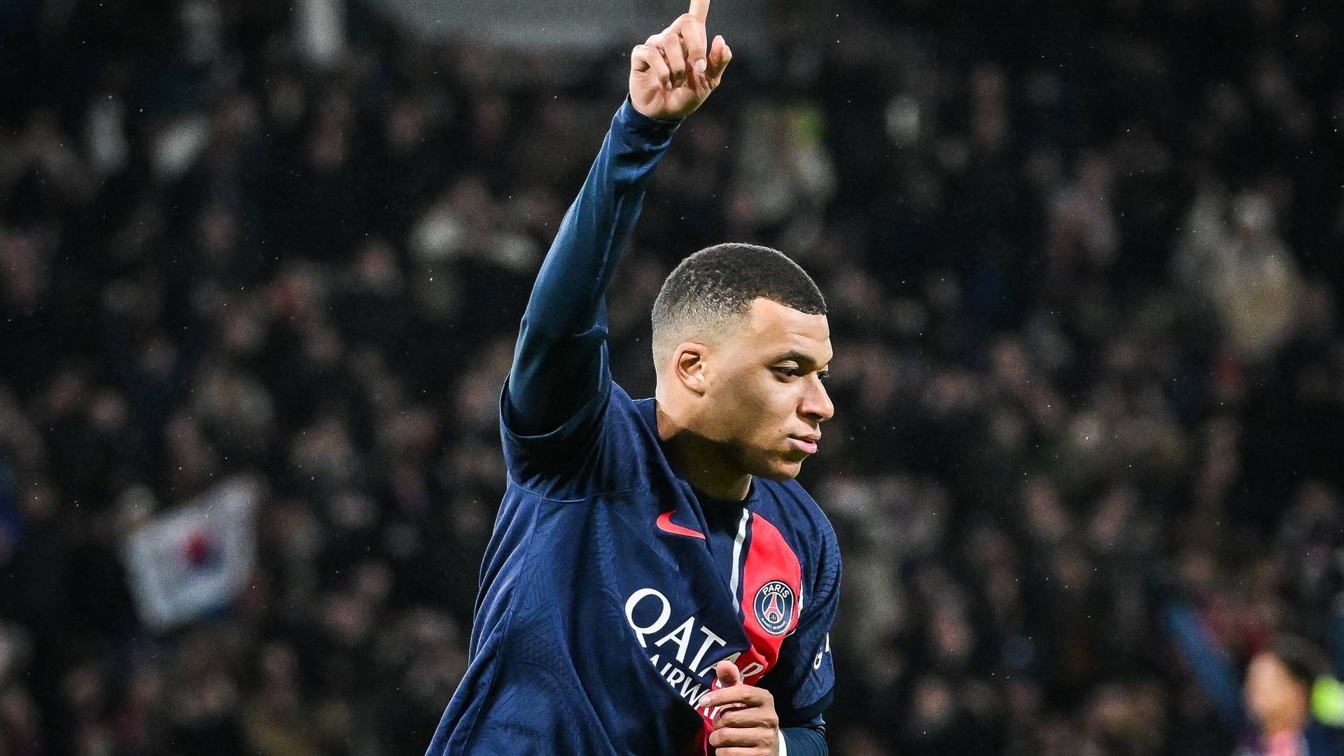 kylian_mbappe_celebra_un_gol_con_el_psg_foto_cordon_press_001.jpg