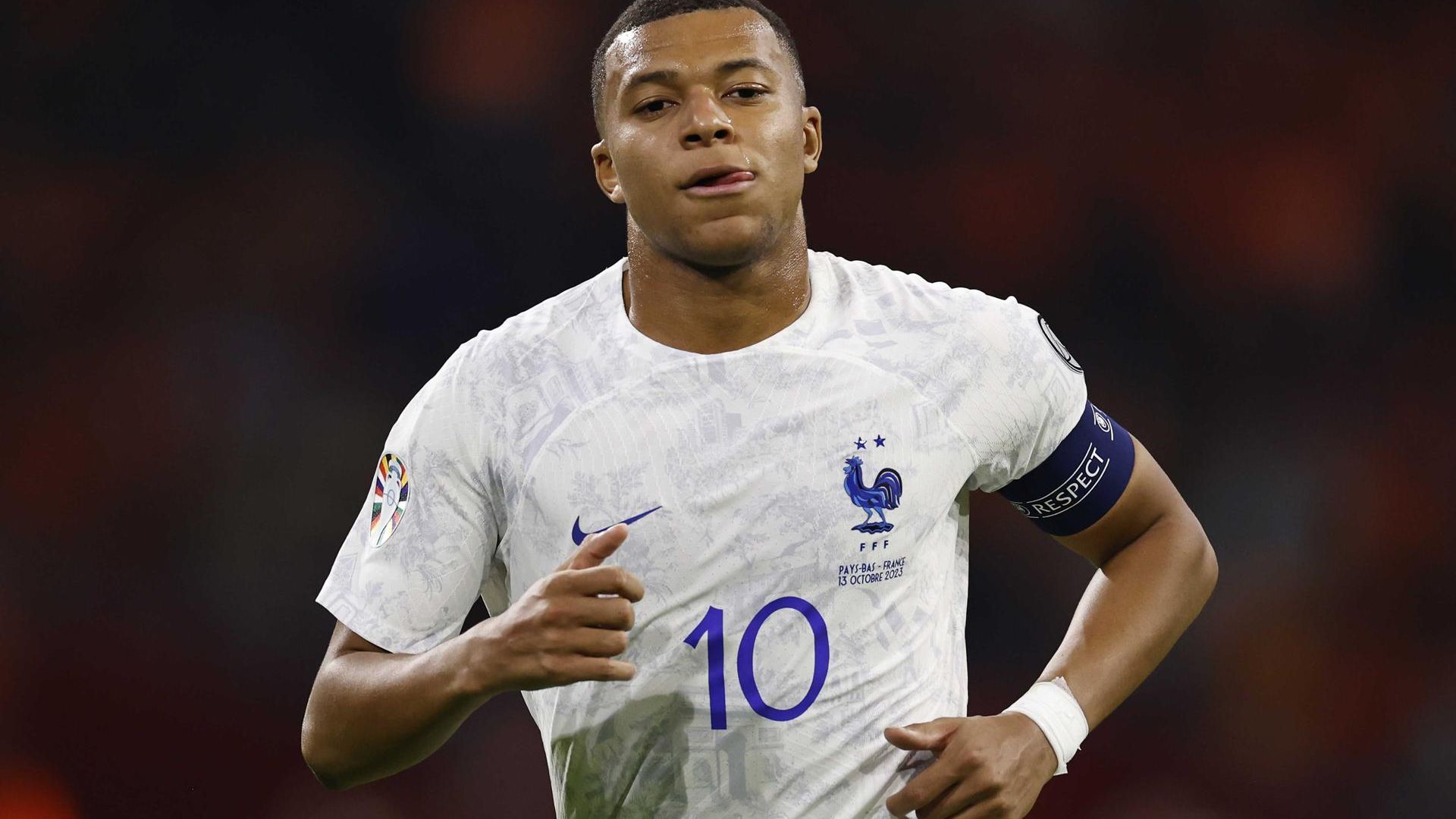 kylian_mbappe_en_un_partido_con_la_seleccion_de_francia_foto_efe.jpg kylian_mbappe_en_un_partido_con_la_seleccion_de_francia_foto_efe.jpg