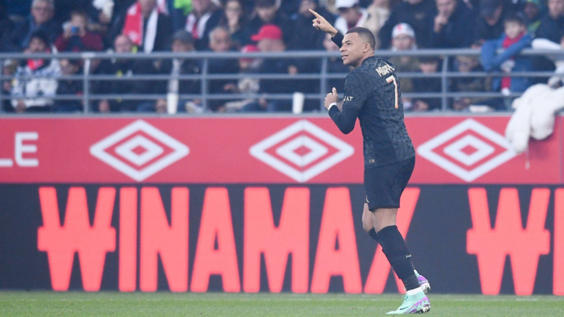 kylian_mbappe_protagonista_la_victoria_ante_el_stade_de_reims.jpg kylian_mbappe_protagonista_la_victoria_ante_el_stade_de_reims.jpg