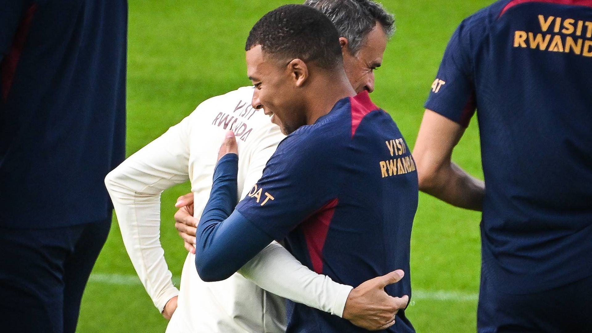 kylian_mbappe_y_luis_enrique_001.jpg