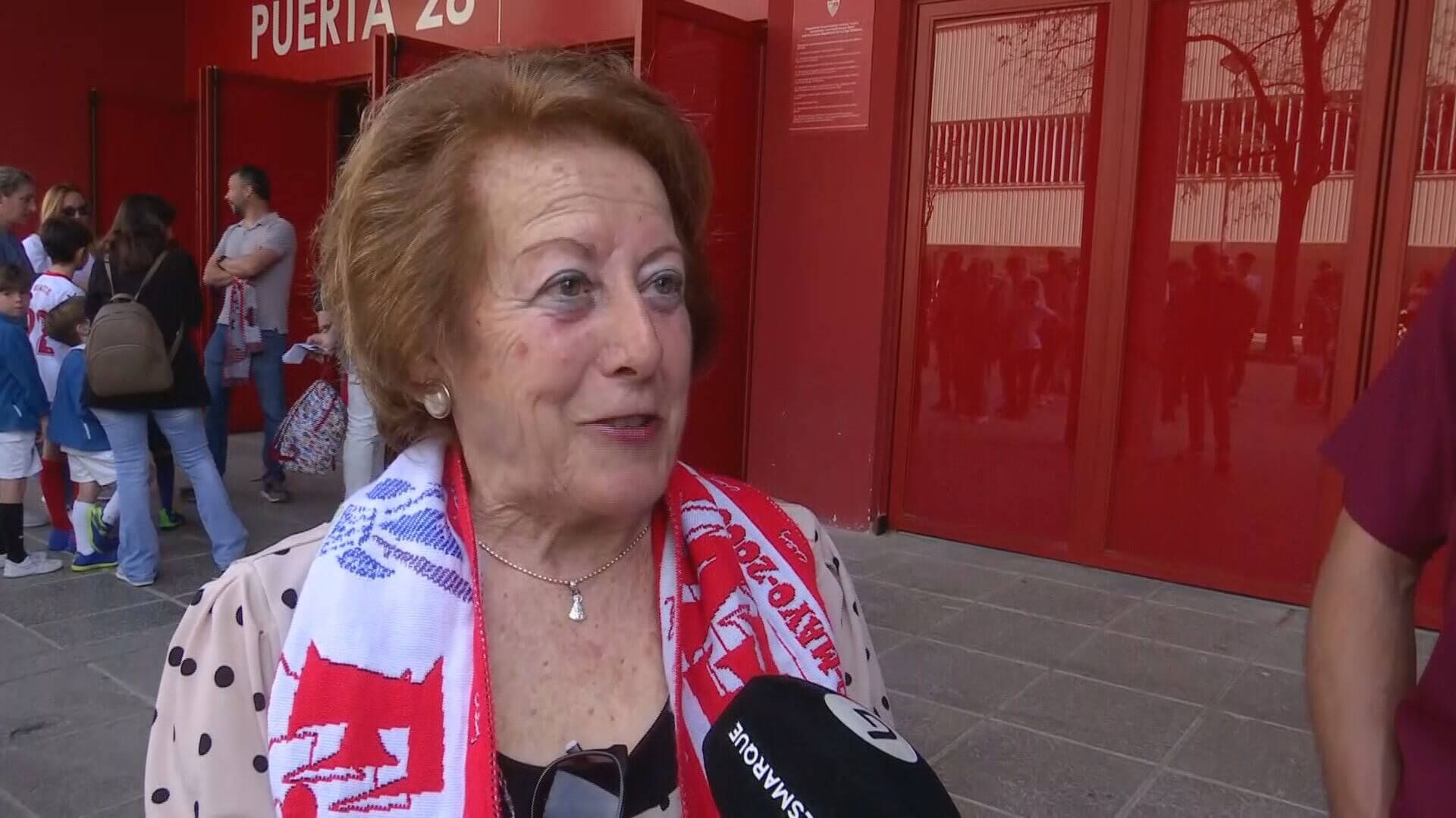 la_abuela_sevillista_que_vuelve_al_estadio_14_anos_despuesjpeg_001.jpeg la_abuela_sevillista_que_vuelve_al_estadio_14_anos_despuesjpeg_001.jpeg