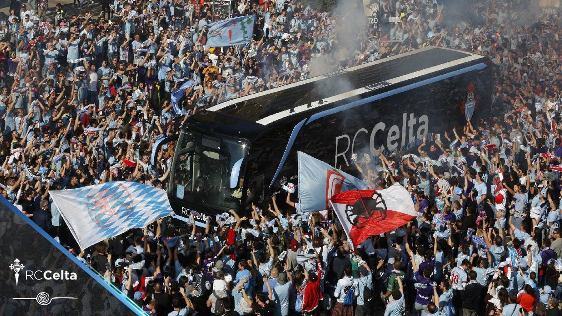 _la_aficion_del_celta_recibiendo_al_equipo_en_la_previa_ante_el_villarreal_foto_rccelt.jpg