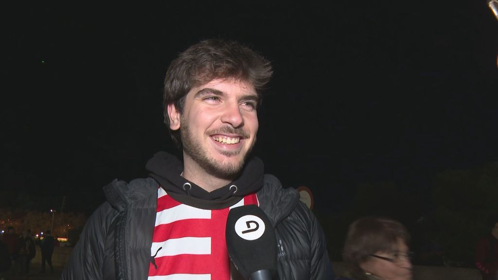 La afición del Girona, en una nube tras la victoria ante el Barça