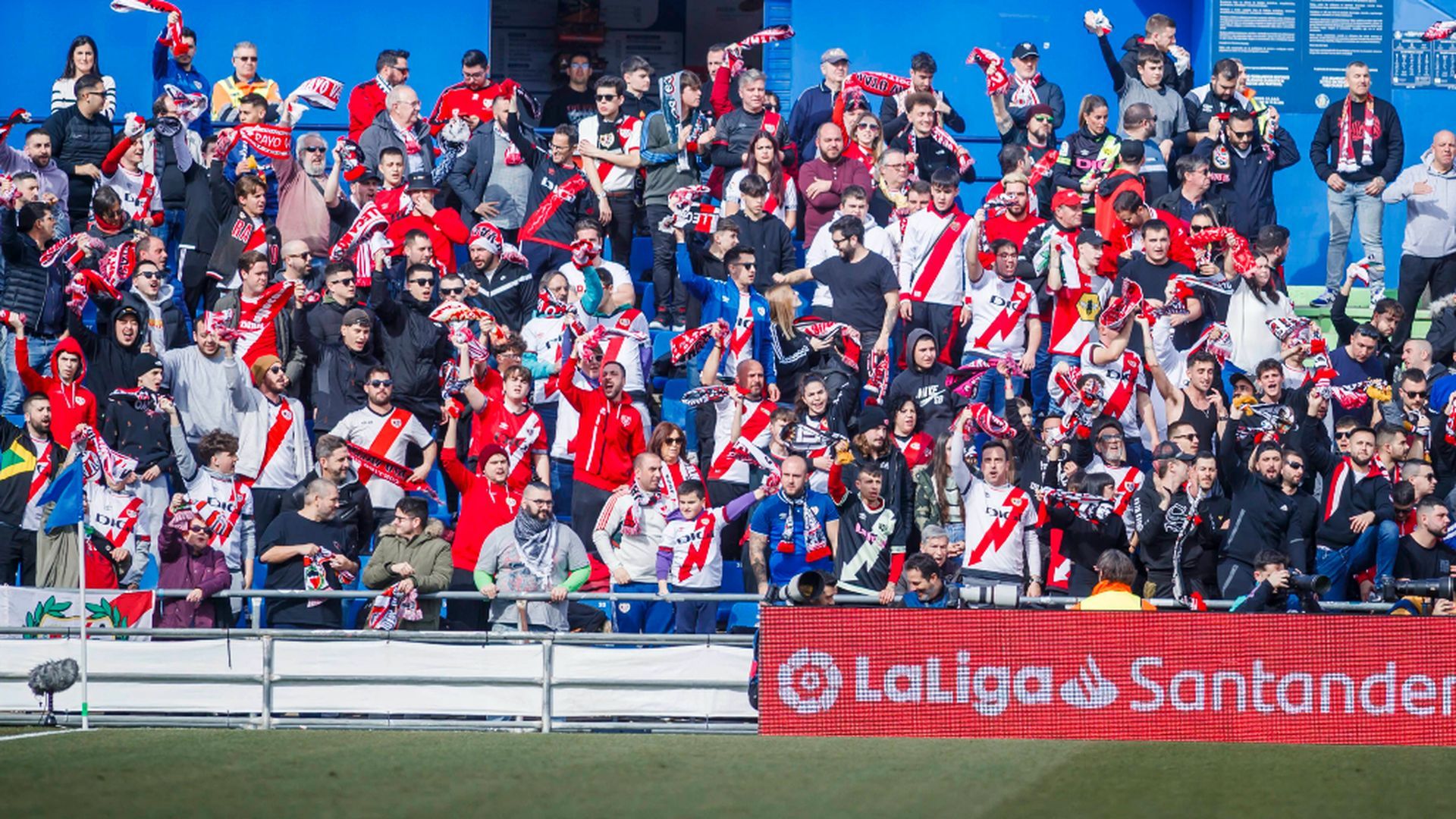 la_aficion_del_rayo_vallecano_paga_la_sancion_del_getafe_anuncian_acciones_legales.jpg la_aficion_del_rayo_vallecano_paga_la_sancion_del_getafe_anuncian_acciones_legales.jpg
