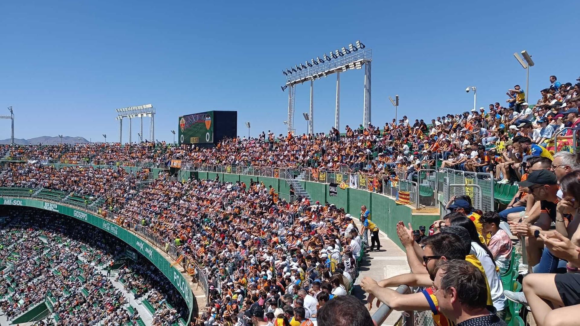 la_aficion_del_valencia_cf_en_elche_cf_001.jpg