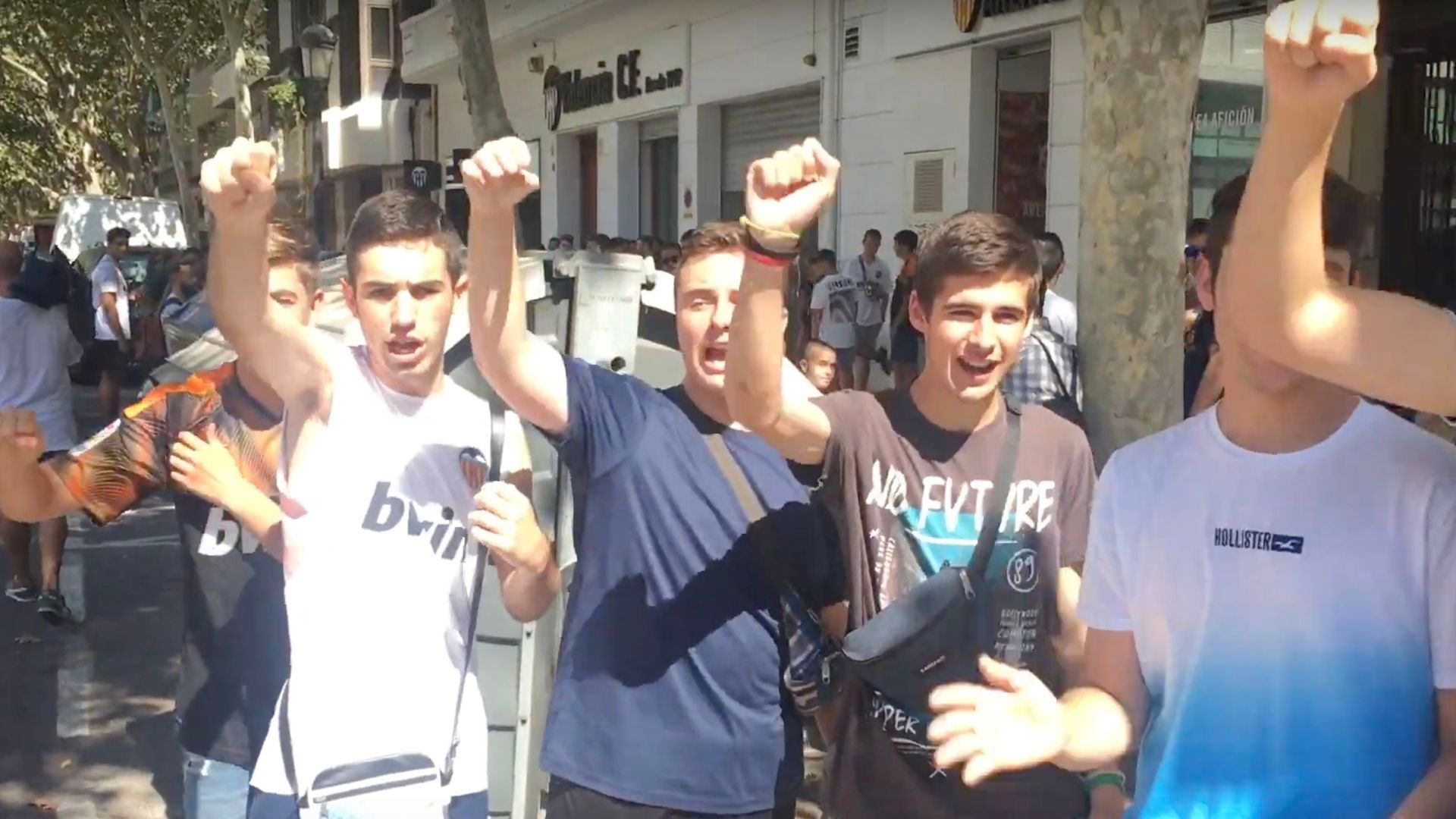 la_aficion_grita_mateu_quedate_001.png
