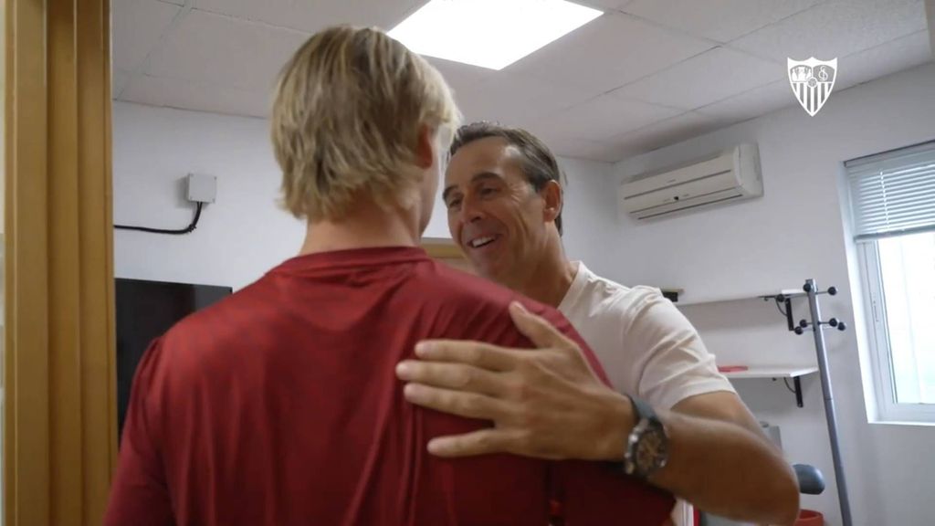 la broma de lopetegui a dolberg: "Parece sevillano"