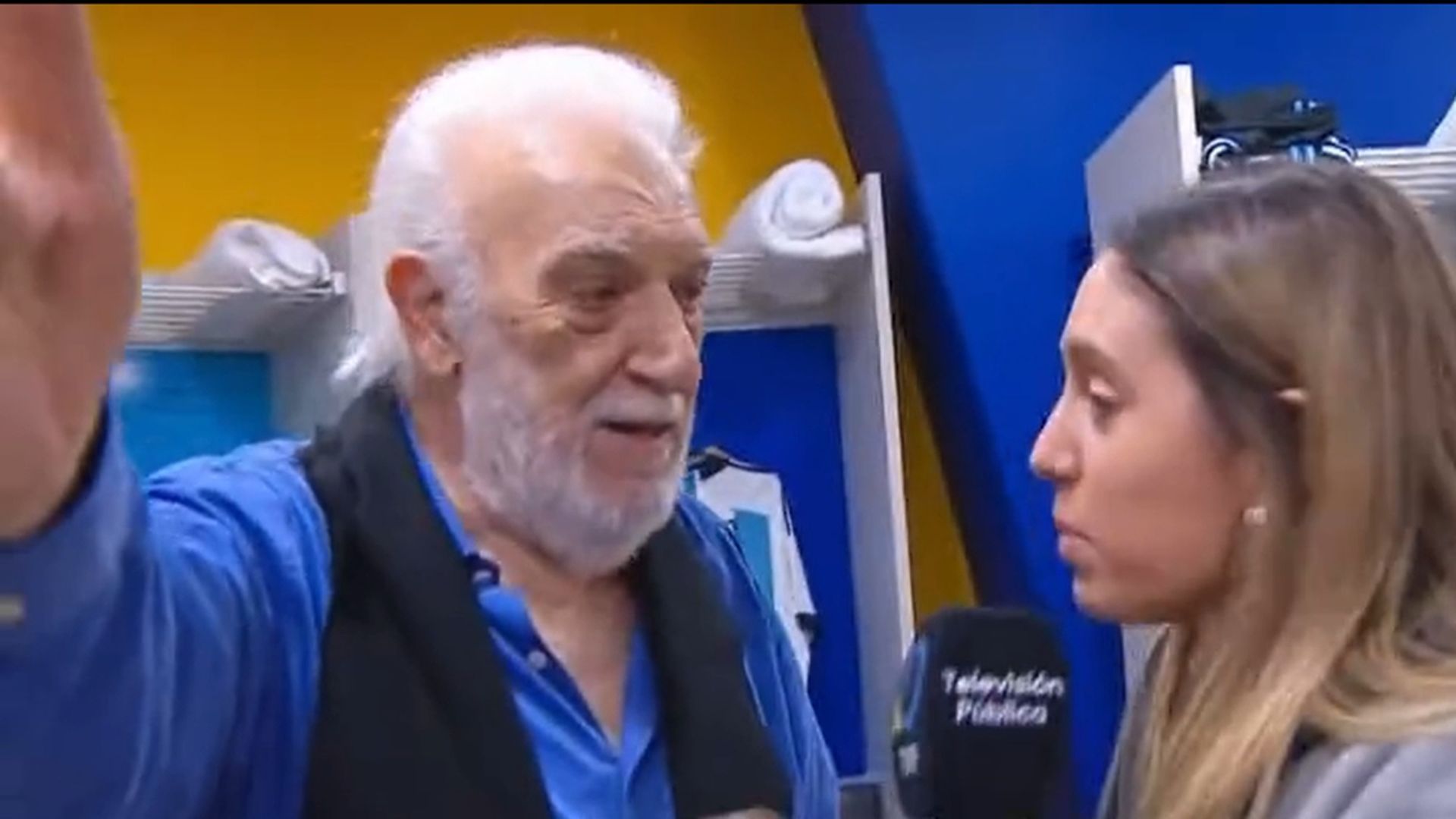 la_bronca_del_coco_a_una_reportera_con_messi_alucinado_y_aimar_muerto_de_risa.jpg la_bronca_del_coco_a_una_reportera_con_messi_alucinado_y_aimar_muerto_de_risa.jpg