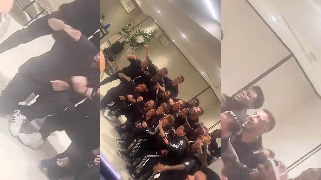 La celebración de los jugadores del Real Madrid en el Bernabéu tras ganar LALIGA