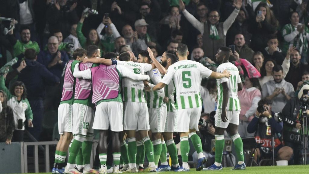 Real Betis 4-1 Aris Limassol: La fiesta final en el Benito Villamarín
