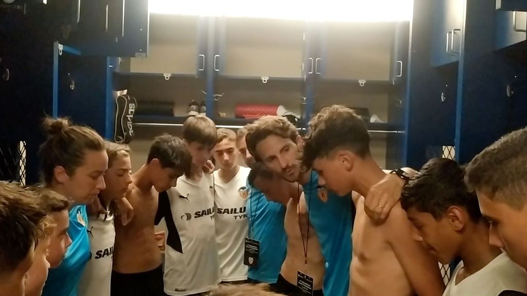 La charla de orgullo del técnico del Valencia por la clasificación para cuartos