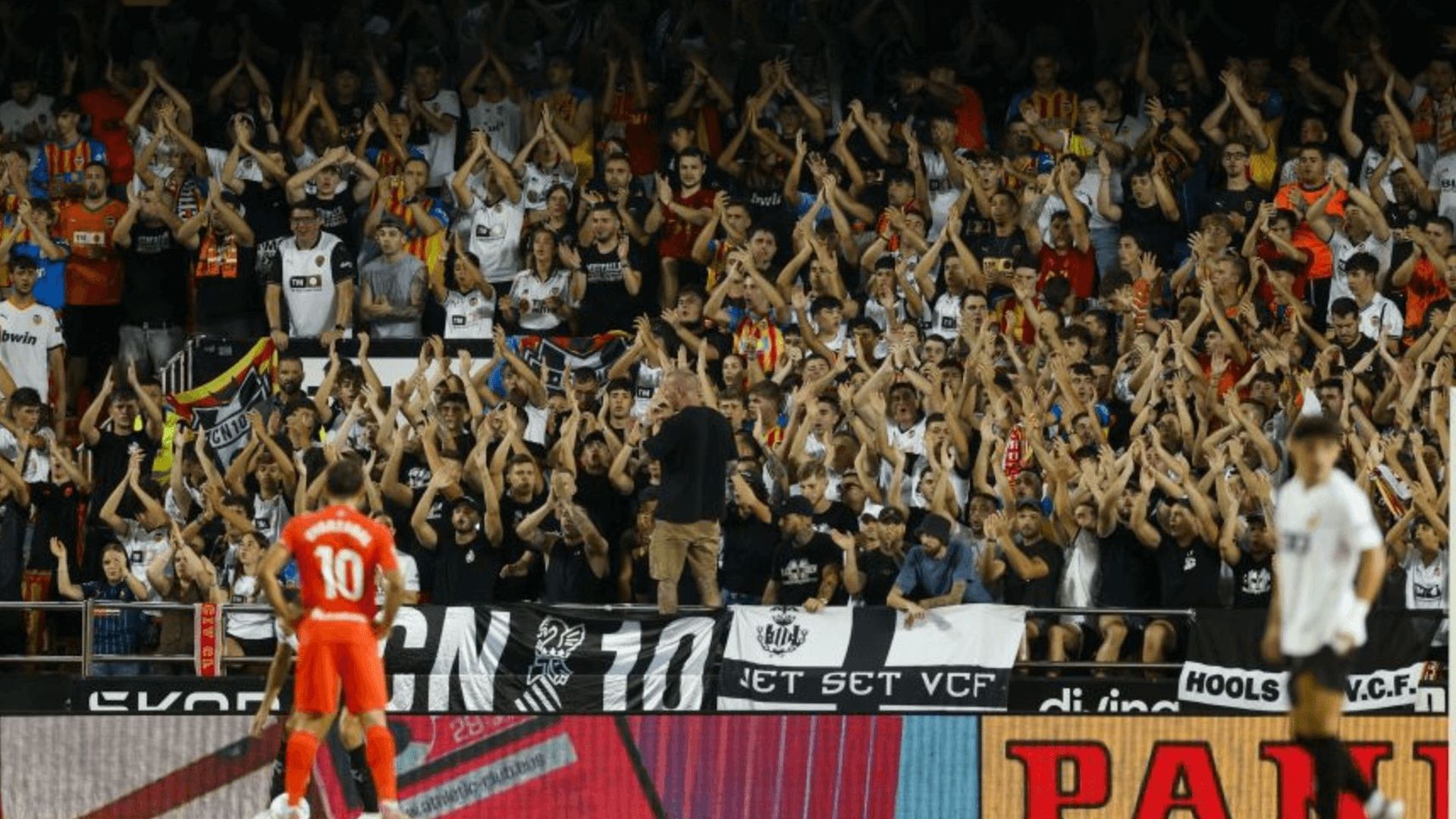 la_curva_nord_vuelve_a_mestalla_foto_laliga.png
