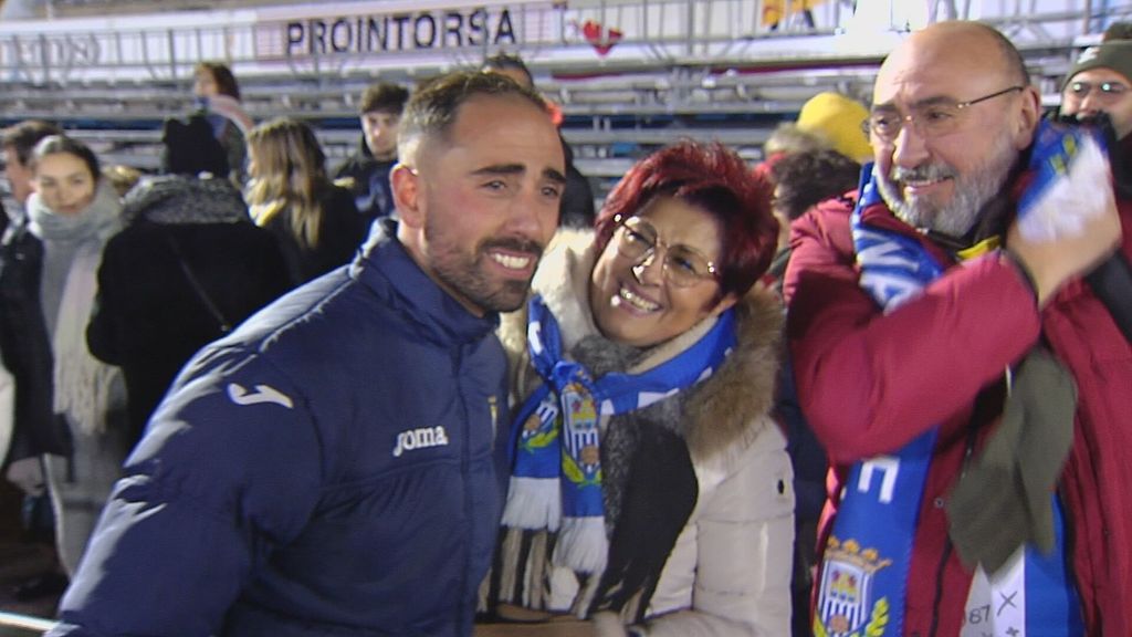 La emoción de 'Pesca' con su familia tras el partido ante el Madrid