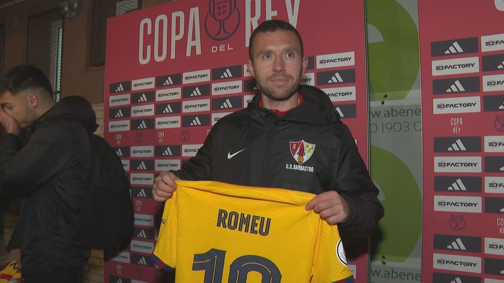 La ilusión de los jugadores del Barbastro con las camisetas del Barça: "Es un recuerdo para toda la vida"