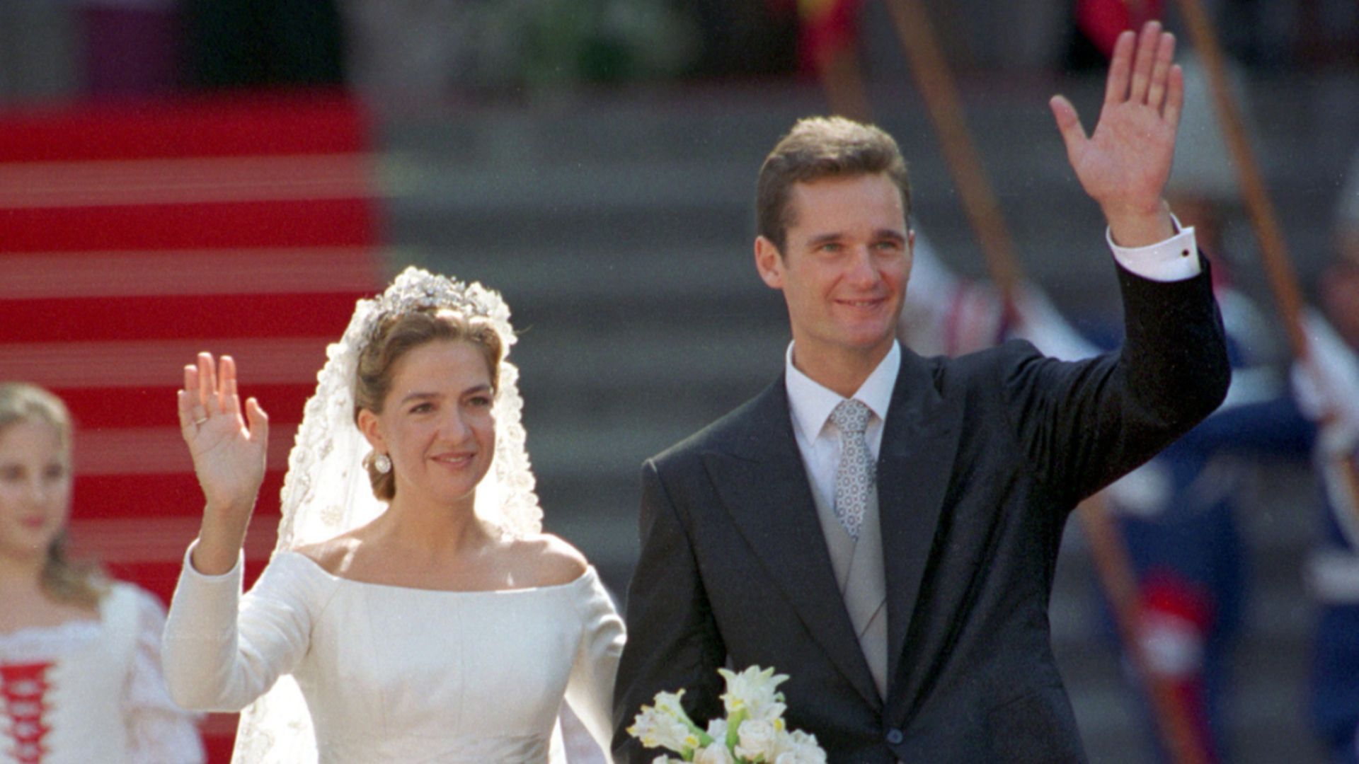 la_infanta_cristina_e_inaki_urdangarin_el_dia_de_su_boda_cordon_press_001.jpg la_infanta_cristina_e_inaki_urdangarin_el_dia_de_su_boda_cordon_press_001.jpg