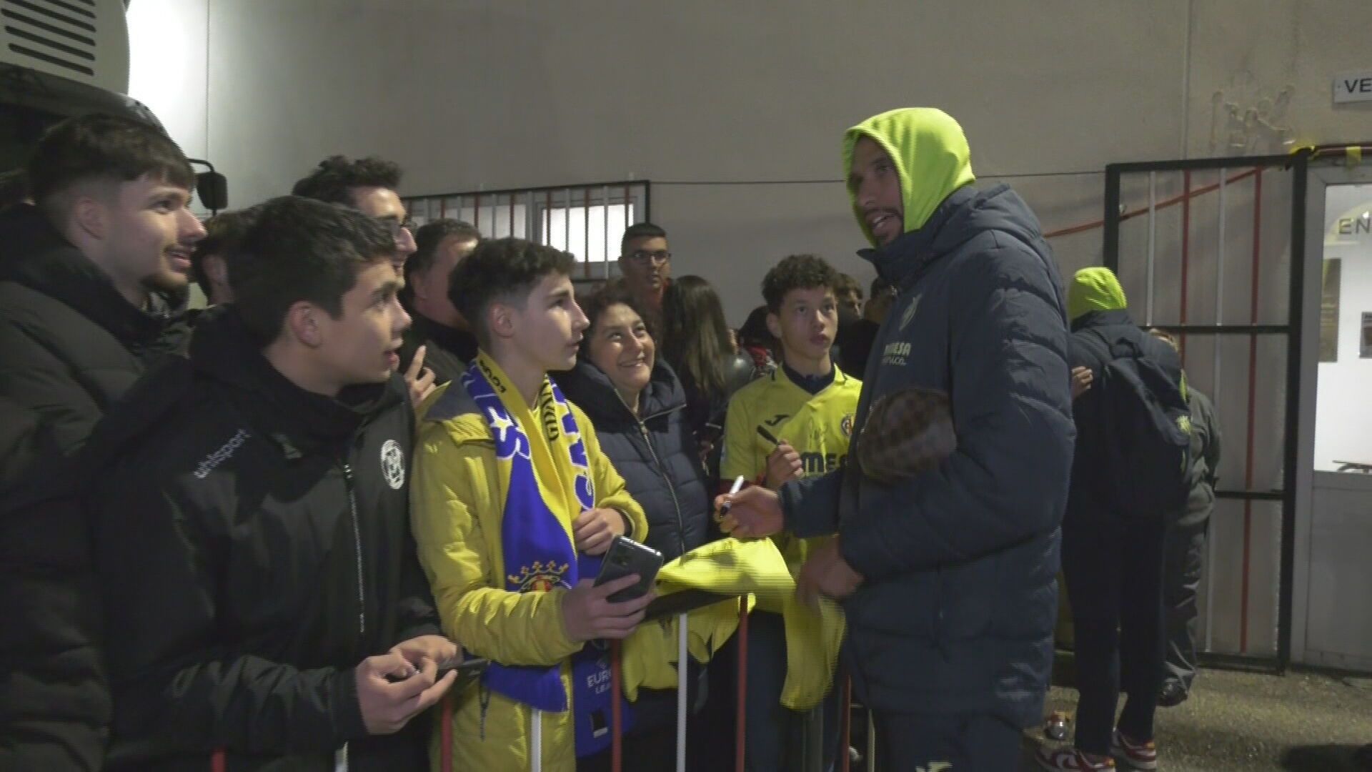 la_leccion_de_capue_a_unos_jovenes_por_favor_nada_no_soy_un_animal.jpeg la_leccion_de_capue_a_unos_jovenes_por_favor_nada_no_soy_un_animal.jpeg